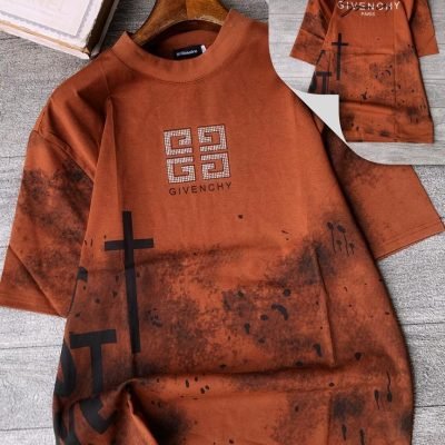 Round neck T-shirt